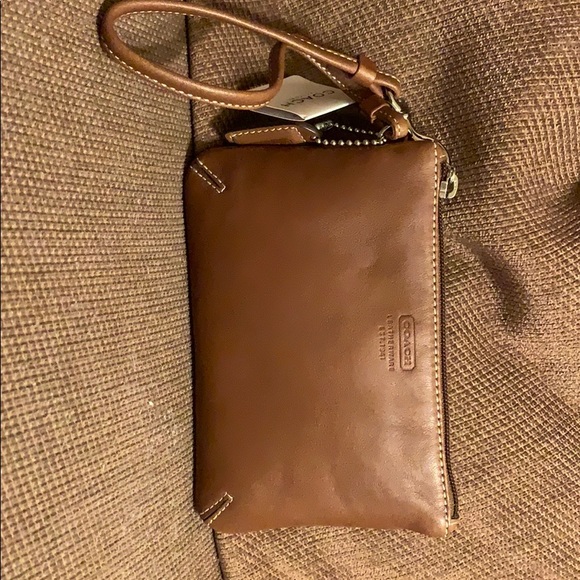Coach wristlet (new with tag) - Picture 1 of 8